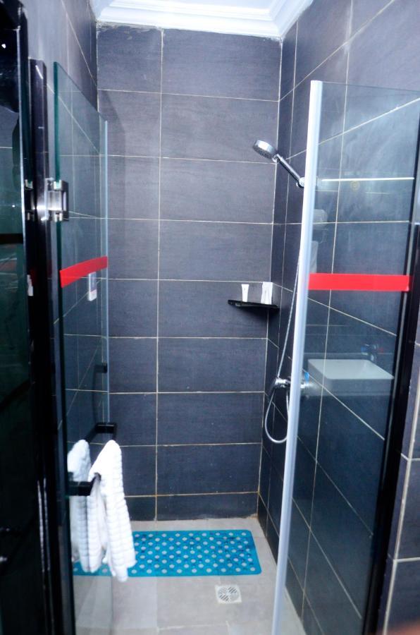 Ivy Hotel Emerald Ikeja Esterno foto