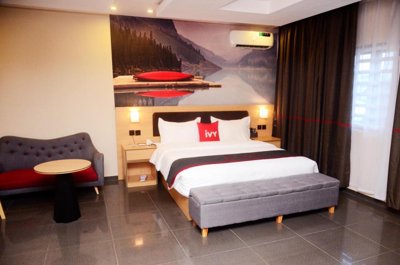 Ivy Hotel Emerald Ikeja Esterno foto