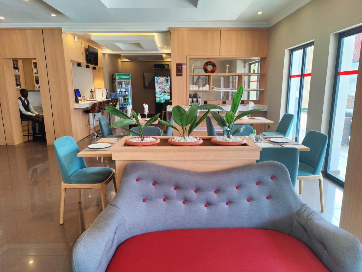 Ivy Hotel Emerald Ikeja Esterno foto