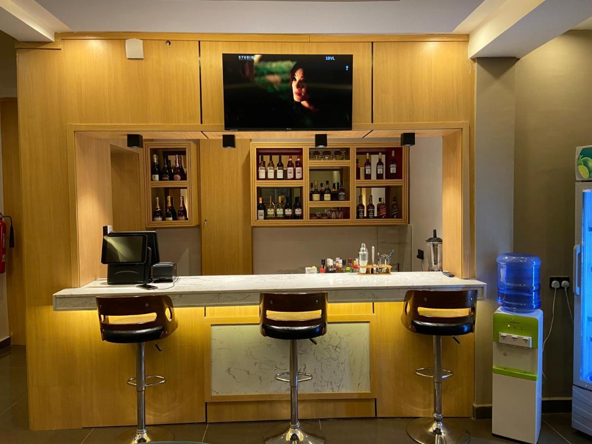 Ivy Hotel Emerald Ikeja Esterno foto