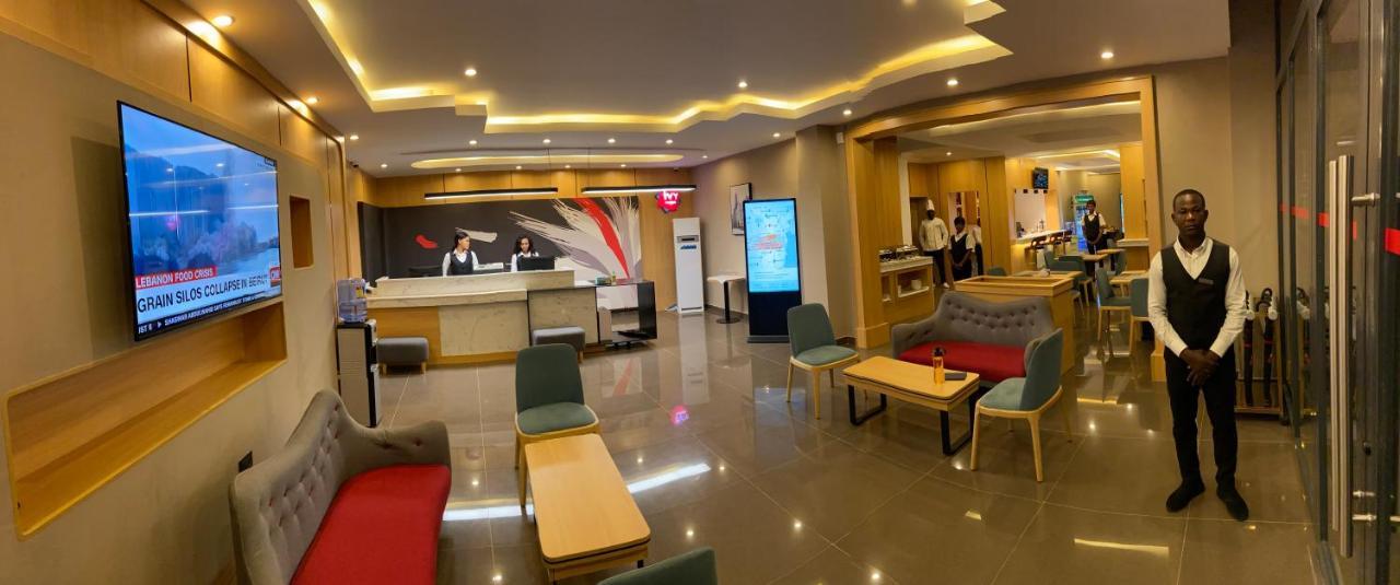 Ivy Hotel Emerald Ikeja Esterno foto